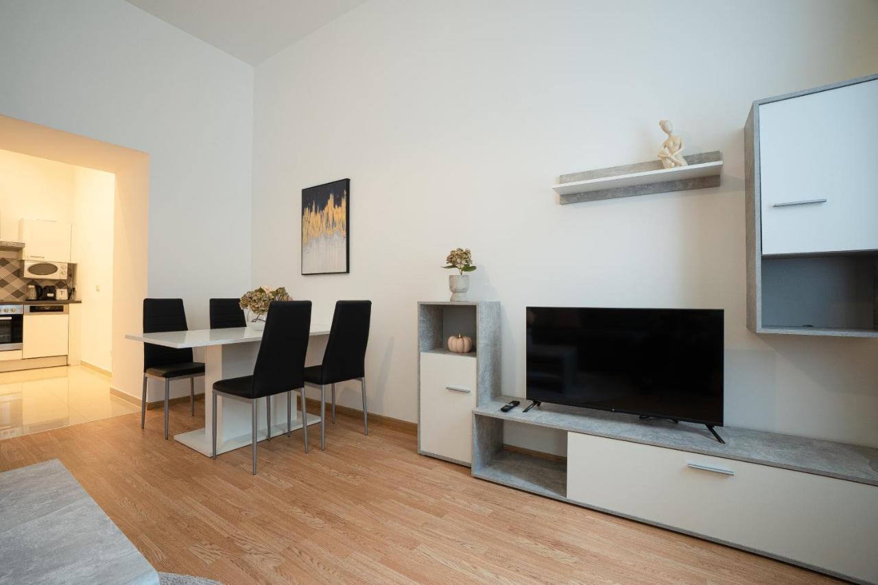 Apartment In The Central Area. 5 Minute'S Walk To The Danube. Vienna Exterior photo