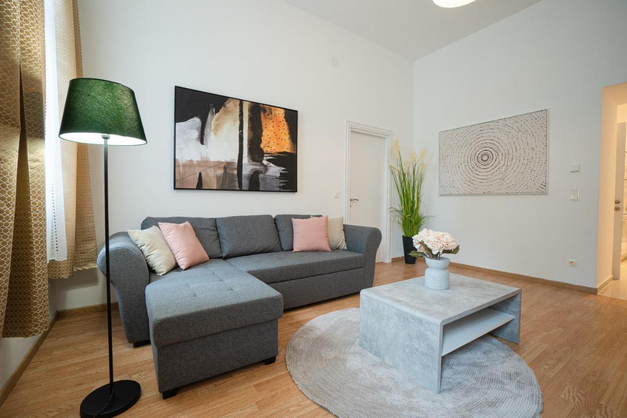 Apartment In The Central Area. 5 Minute'S Walk To The Danube. Vienna Exterior photo