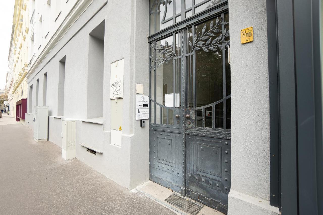 Apartment In The Central Area. 5 Minute'S Walk To The Danube. Vienna Exterior photo